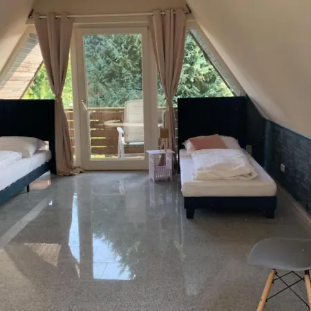 Zimmer In Wohnung, Monteure, Zentral,